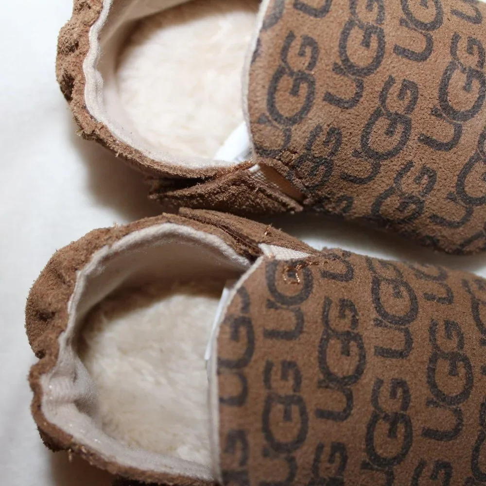 NIB UGG INFANT UNISEX BOYS GIRLS‎ SUEDE LOGO CRIB SHOES CHESTNUT